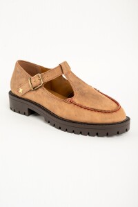 Zapato Guillermina Cuero Camel