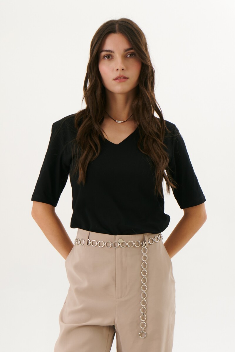 REMERA V DOBLE M/CORTA NEGRO