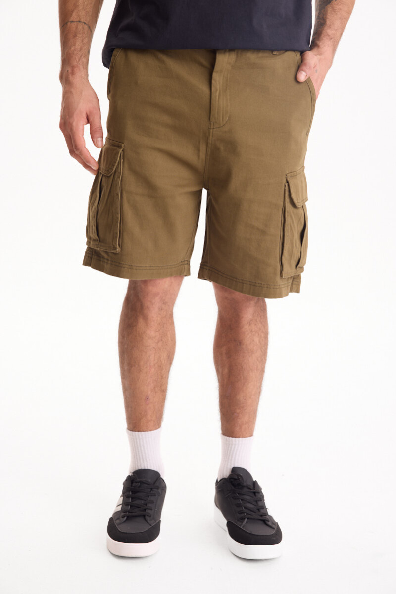Bermuda De Gabardina Breeze Verde Militar