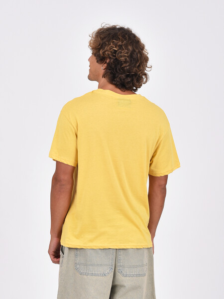 REMERA CLUB MOSTAZA