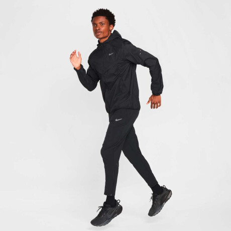 Campera Nike Uv Rpl Stride de Hombre Negro