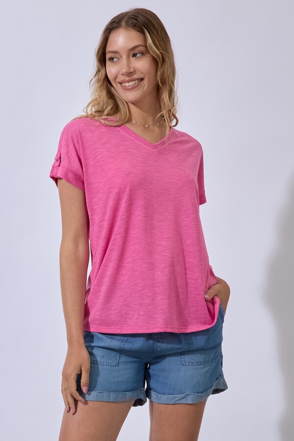 Remera Escote V FUCSIA