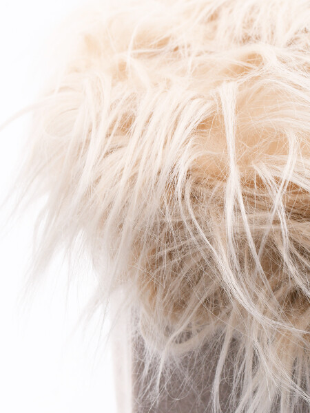 BANCO CON TAPA DE PELUCHE BEIGE