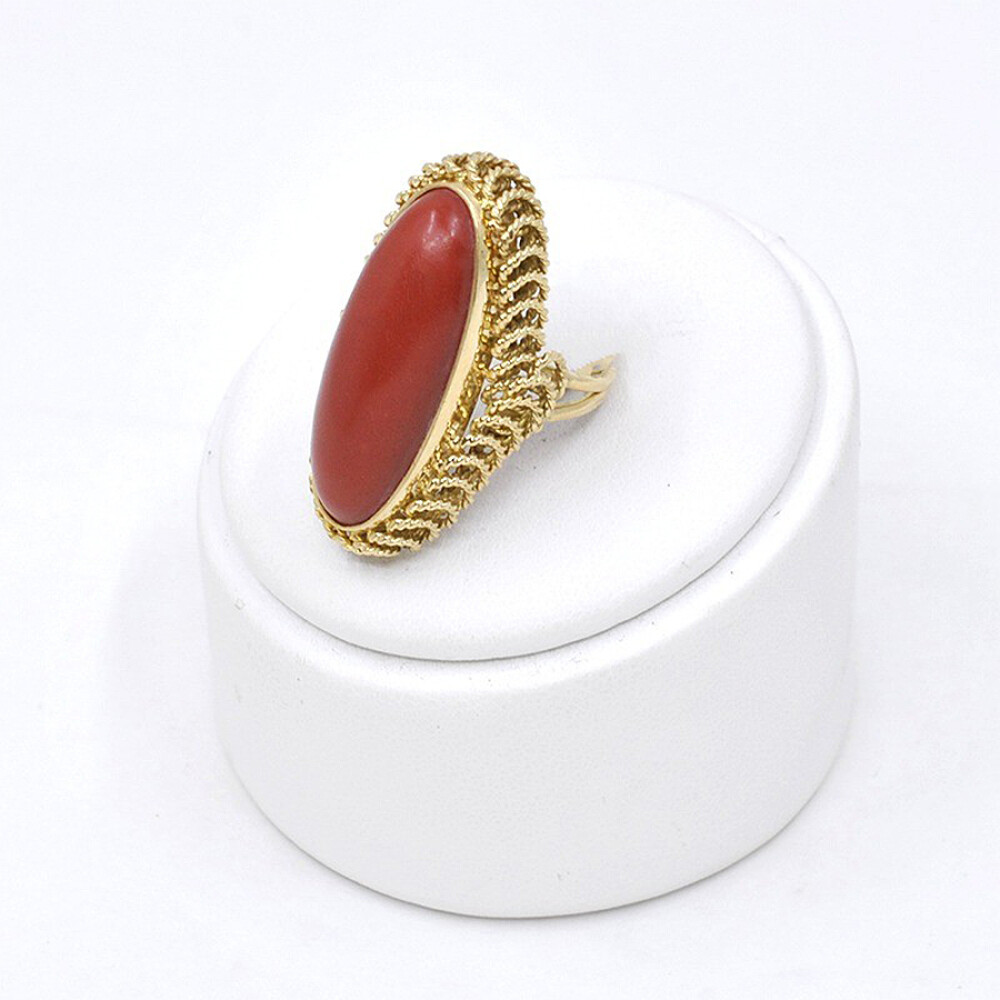 Anillo En Oro 18K Y Coral Anillo En Oro 18K Y Coral