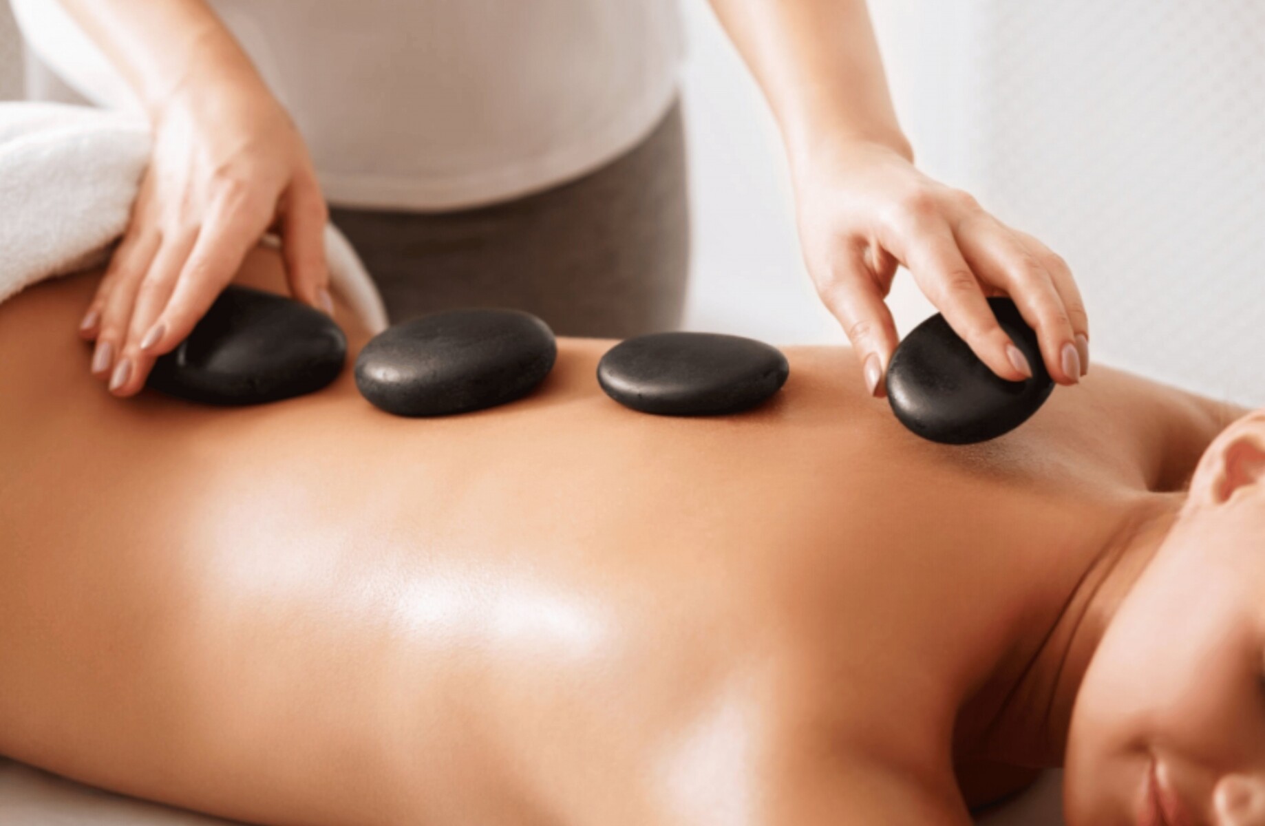 Masaje Relax con Piedras Calientes 