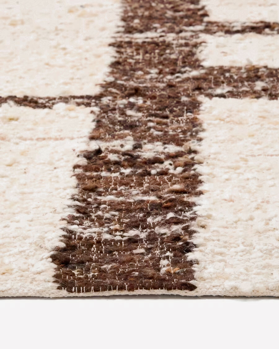Alfombra Hadin jacquard gráfico de lana blanca y negro 160 x 230 cm Alfombra Hadin jacquard gráfico de lana blanca y negro 160 x 230 cm