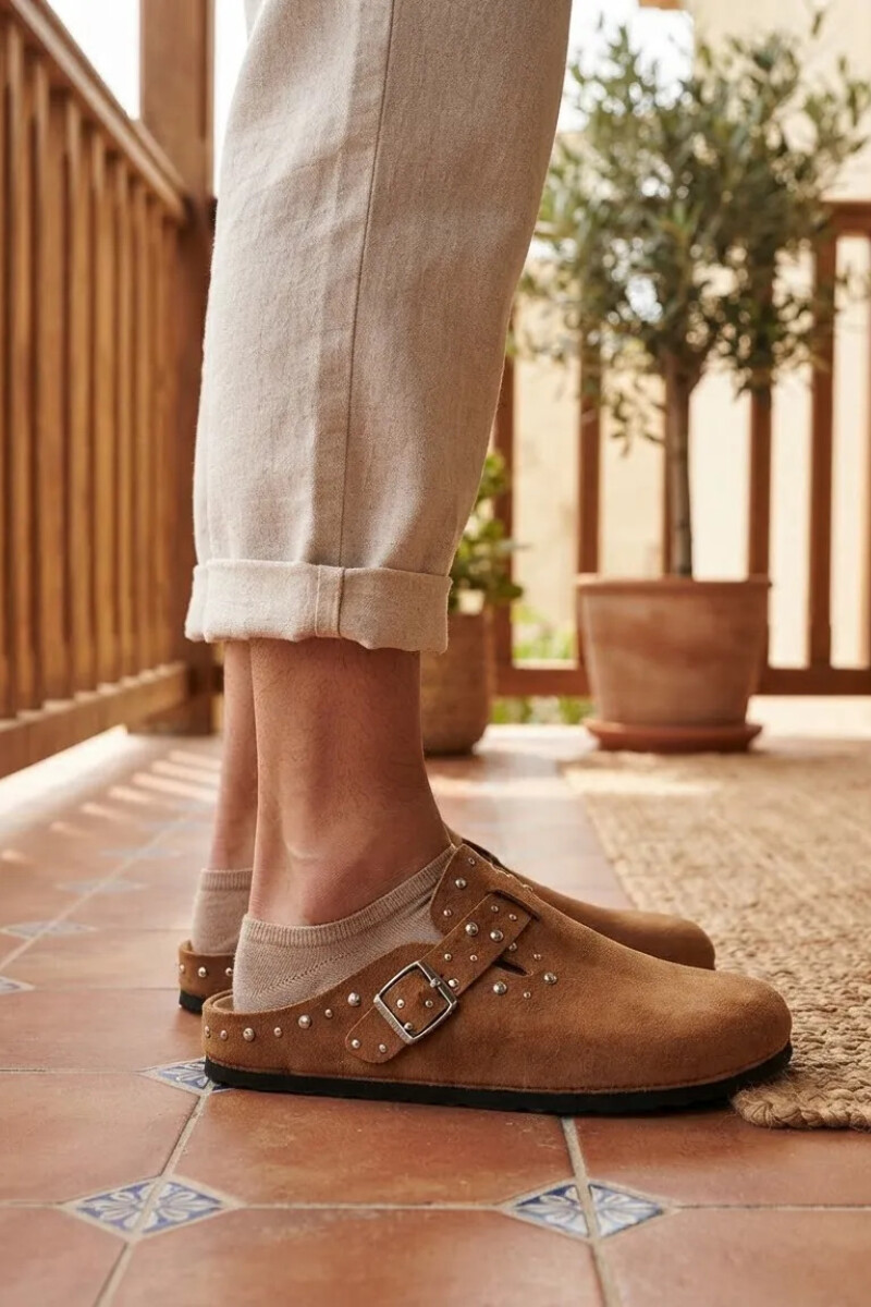 Zuecos Oreiro Beige