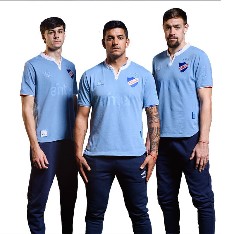 Camiseta Umbro Nacional Celeste 2024 de Hombre - NU143011 Celeste