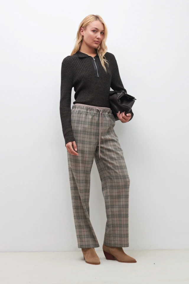 Pantalón escocés beige