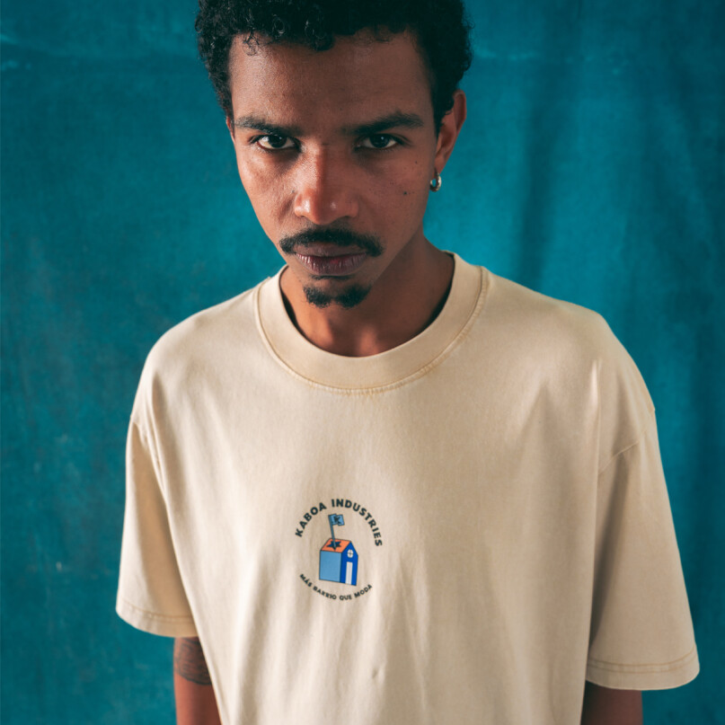 REMERA OVERSIZE - PLANTAR LA BANDERA REMERA OVERSIZE - PLANTAR LA BANDERA