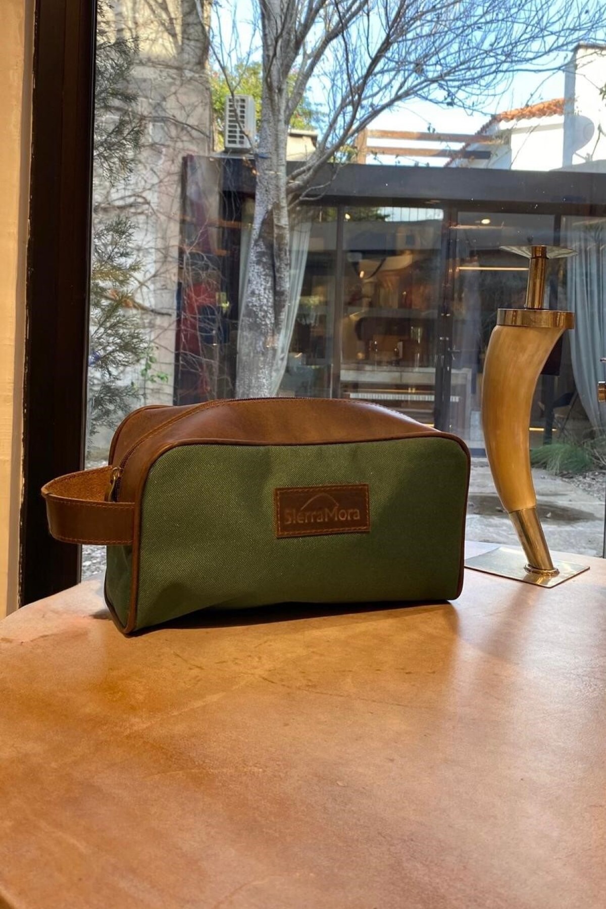 Necessaire Sport Chocolate / Verde Seco