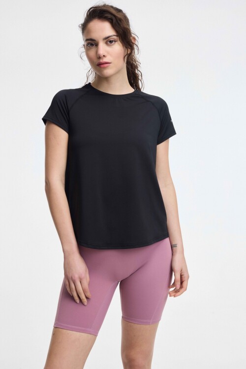 Remera Atenea Negro