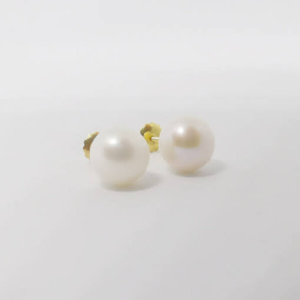 Caravanas de perlas de cultico en oro 18k. 8.5 mm Caravanas de perlas de cultico en oro 18k. 8.5 mm