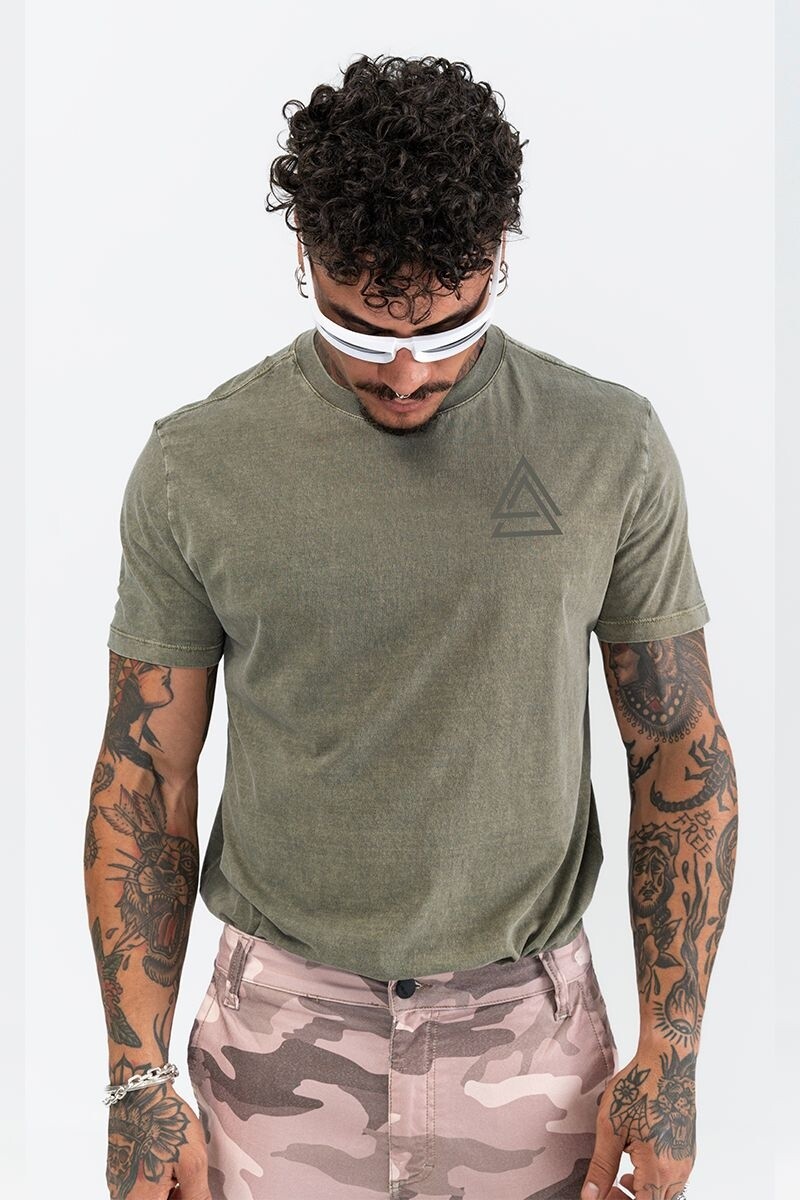 T-SHIRT DE COLOR VERDE 