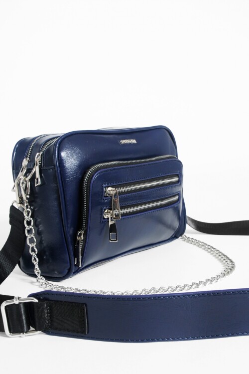 Cartera bandolera doble bolsillo con cadena azul
