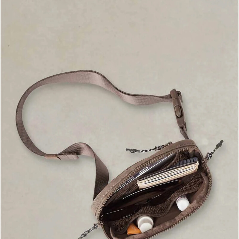 Riñonera Fabletics The Belt Bag Marrón
