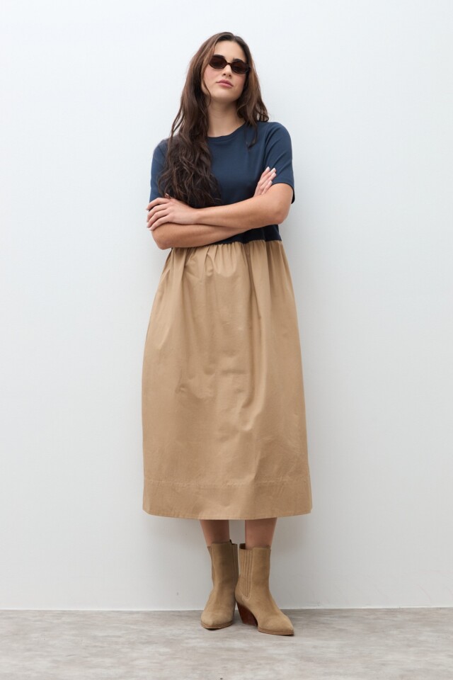 Vestido bicolor manga corta azul marino