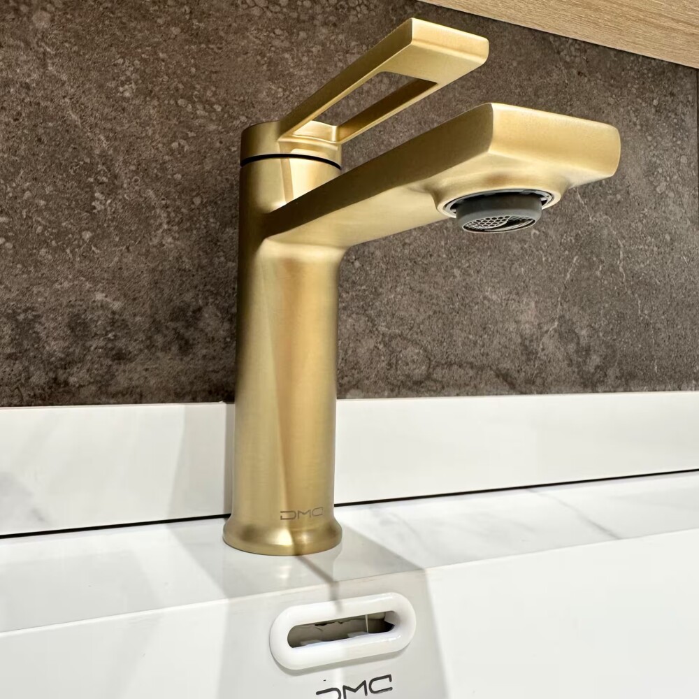 Grifería de lavatorio Monocomando de mesada Elar Oro mate Grifería De Lavatorio Monocomando De Mesada Elar Oro Mate