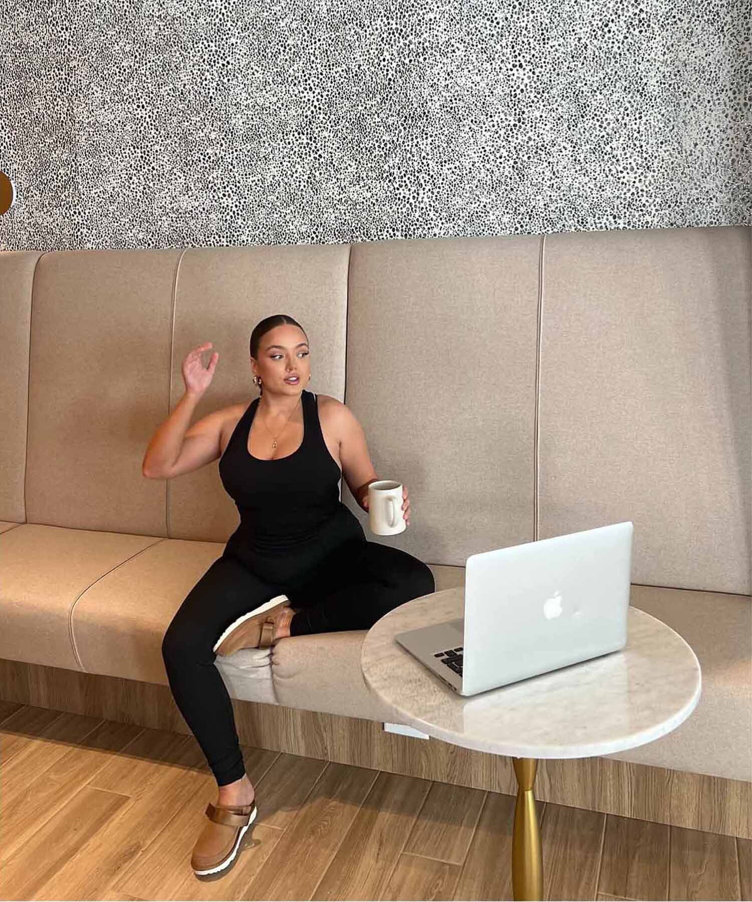 Bividi Feather Tech+ Racerback Mujer Black