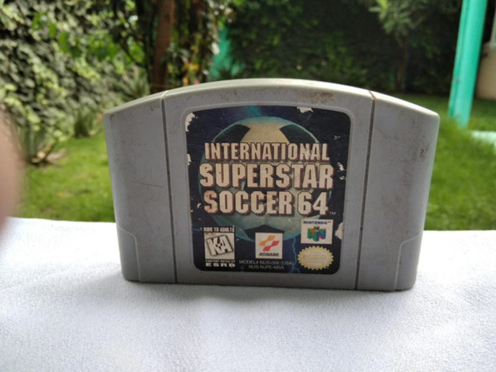 INTERNATIONAL SUPERSTAR SOCCER 64 