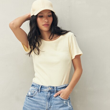 REMERA GORAN AMARILLO PASTEL