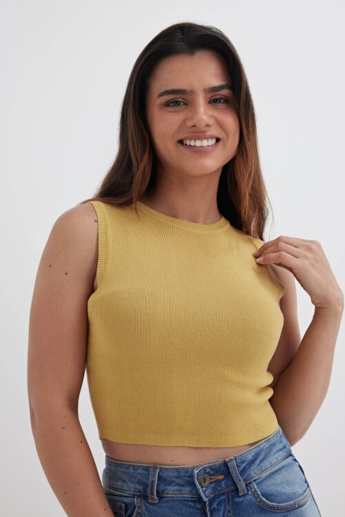 Top tejido cuello redondo DORADO
