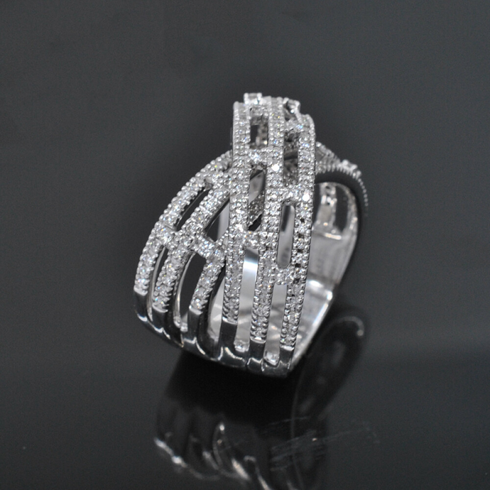 Anillo en oro 18k blanco y brillantes Anillo en oro 18k blanco y brillantes