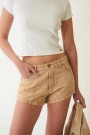 SHORT VENTO SAND ENCUERADO Arena