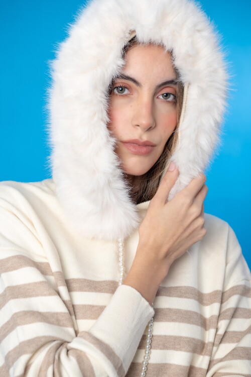Sweater con capucha Beige