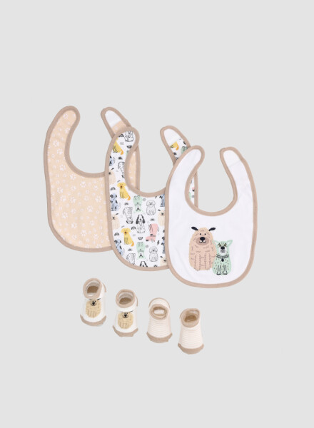Set doggy 5 <br /> 2 pares medias + 3 baberos Marron