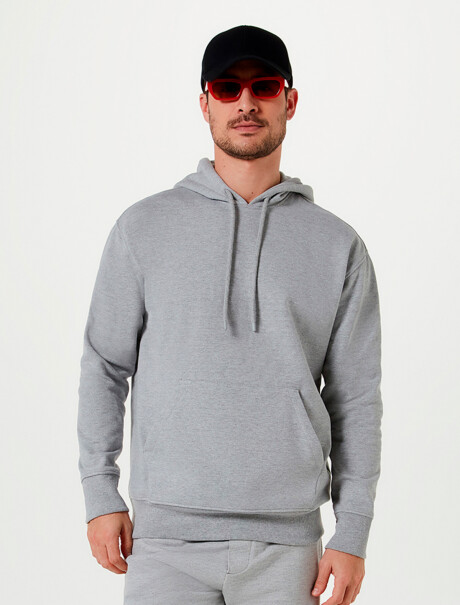 BUZO BÁSICO MASCULINO CON CAPUCHA GRIS CLARO