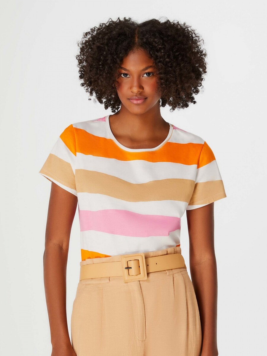 CAMISETA ESTAMPADA MODELO SLIM - ROSA 