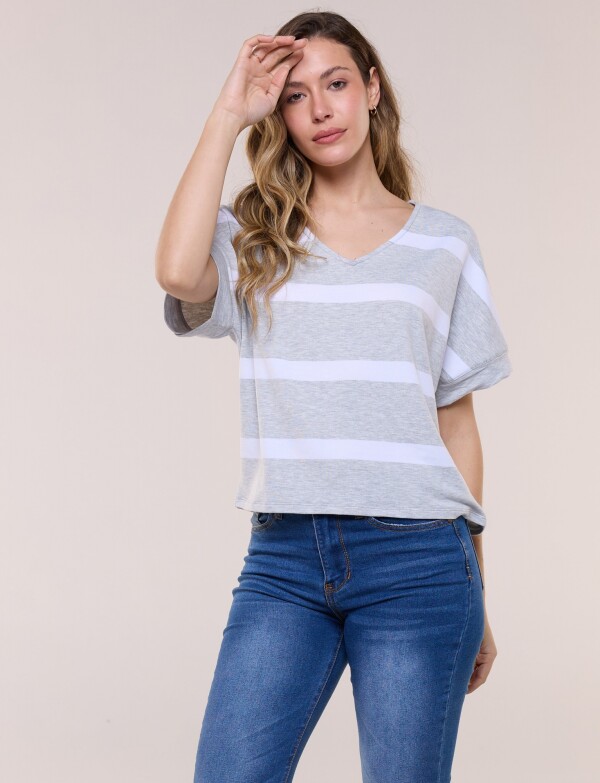 Remera Marinera Escote V GRIS