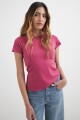 Remera off shoulder mangas cortas FUCSIA