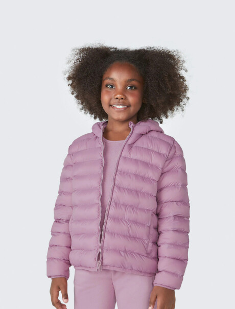 CAMPERA UNISSEX PUFFER CON CAPUCHA Y BOLSILLOS ROSA