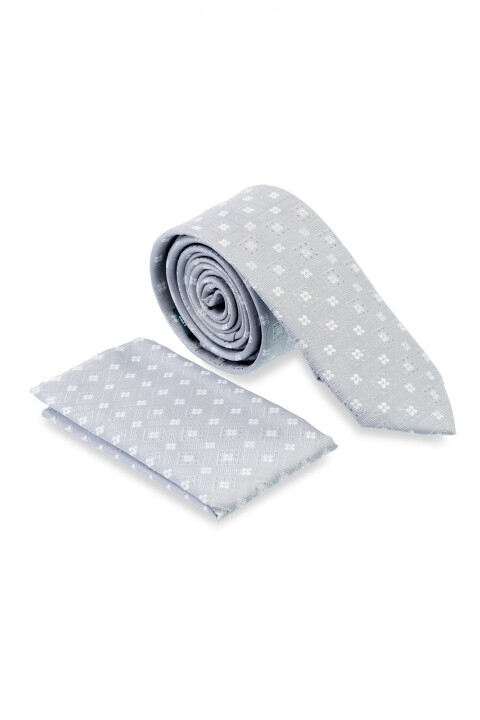 Corbatin con pañuelo 02