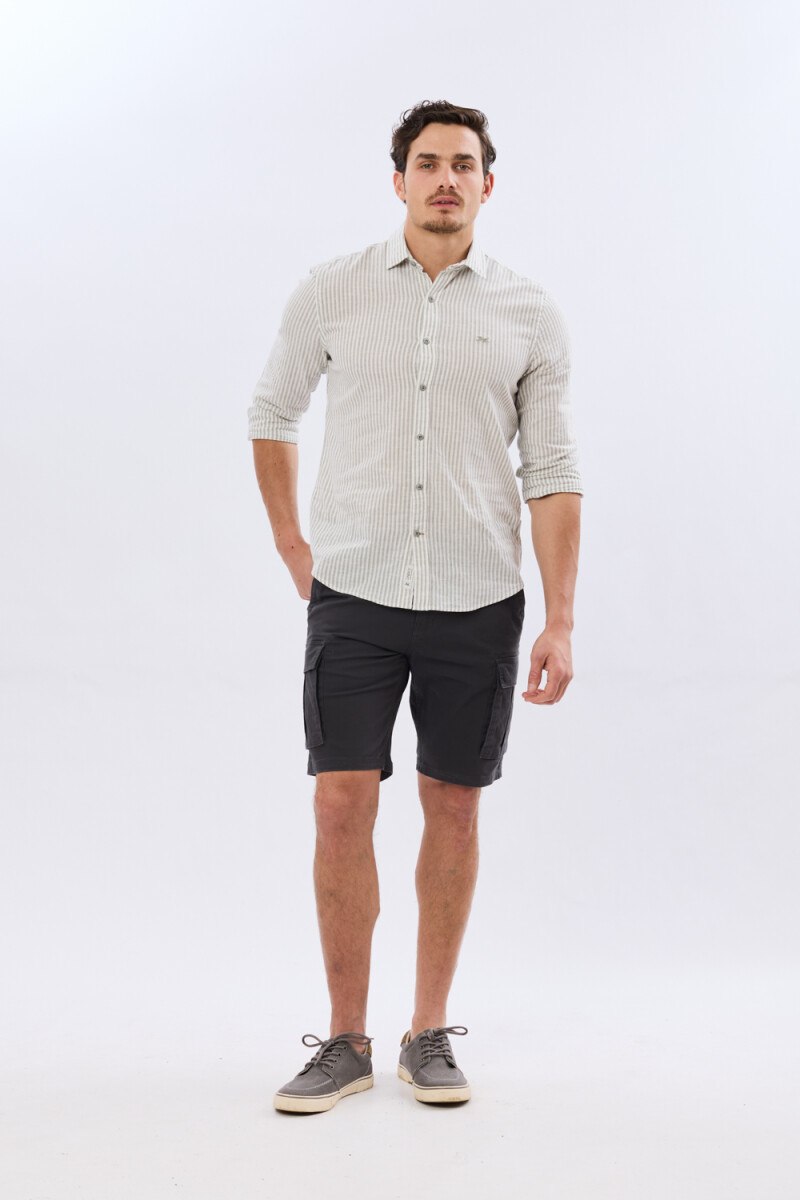 BERMUDA CARGO CON CINTO - Gris 