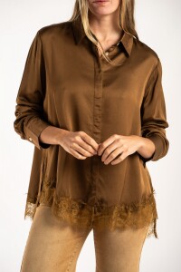 Camisa Saten Ruedo Encaje Chocolate