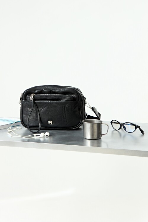 Cartera de hombro con cierres negro