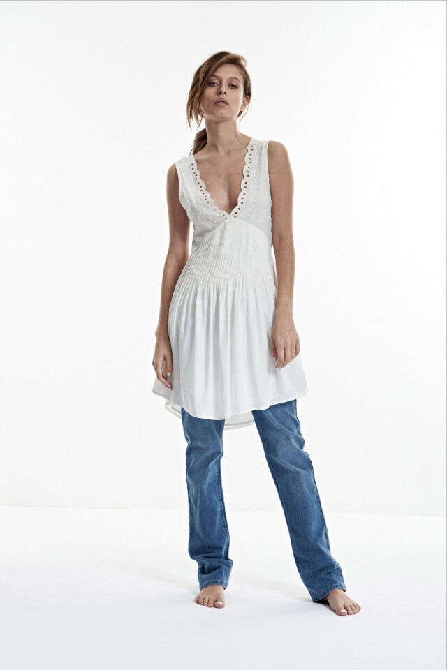 Vestido corto escote V blanco