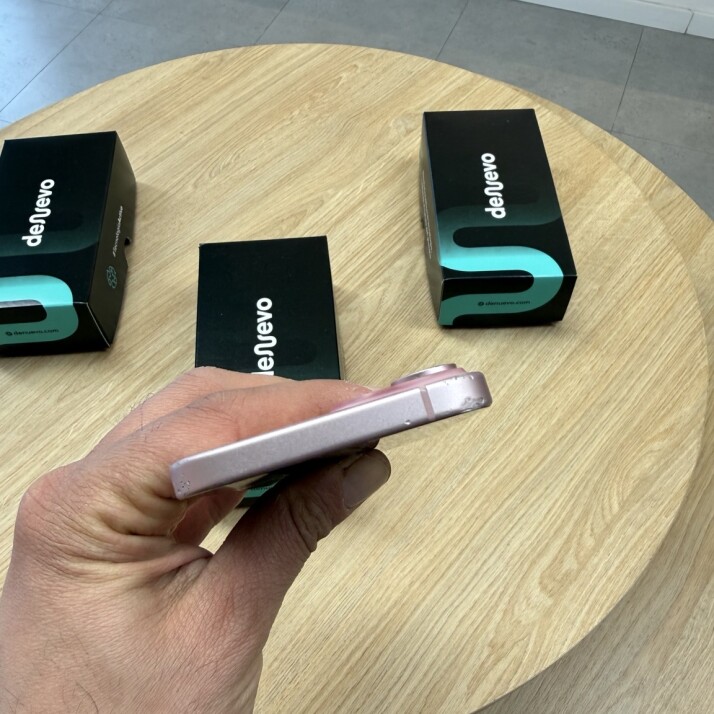 iPhone 15 128GB - Pink iPhone 15 128GB - Pink
