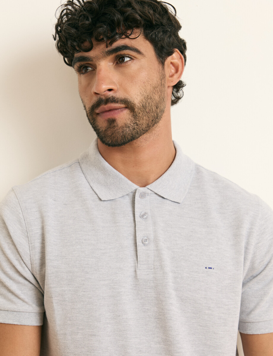 520752 REMERA HARRINGTON LABEL Gris Melange