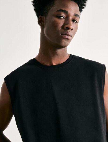 MUSCULOSA BÁSICA NEGRO