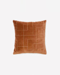 Almohadón Prila 100% algodón terciopelo terracota con bordado geométrico 45 x 45 cm