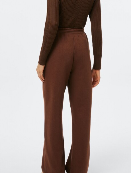 PANTALÓN CON BOLSILLOS - BORDEAUX MARRÓN