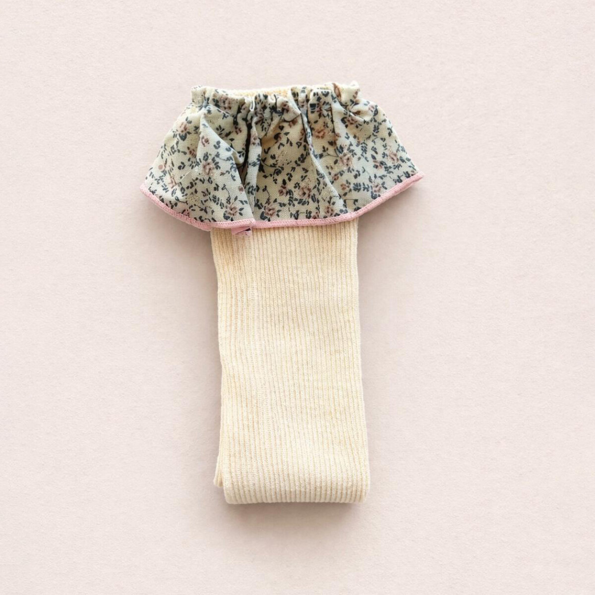 Medias Cortas Volado Floral - Crudo 