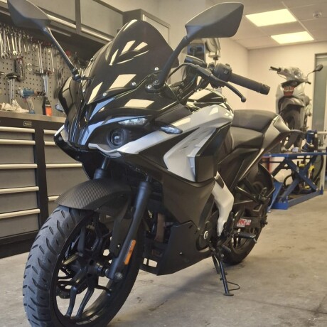 Bajaj Pulsar RS200 Usada Bajaj Pulsar RS200 Usada