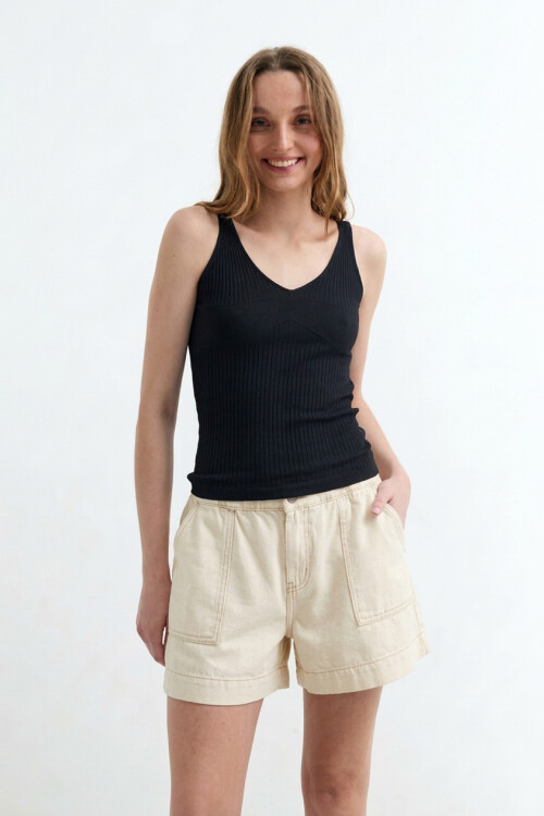Top tejido punto rib tirantes finos NEGRO