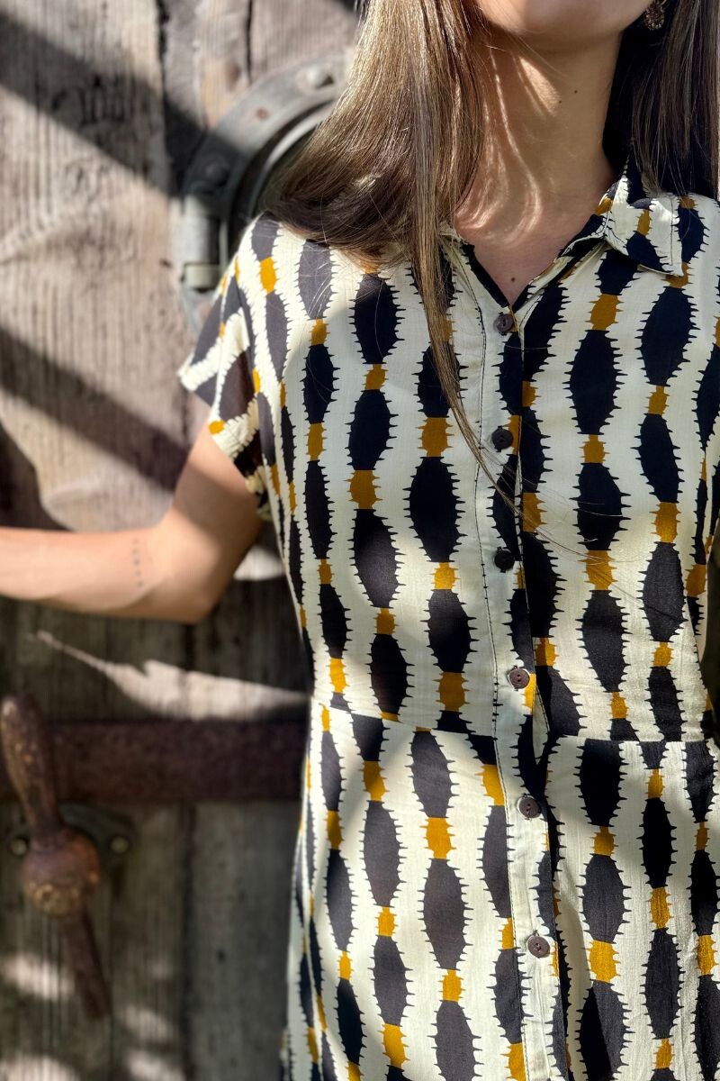 Vestido camisero largo Mostaza, negro y crema