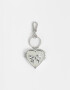 Llavero Metal Llavero Y Charm Con Relicario Corazón - Plateado